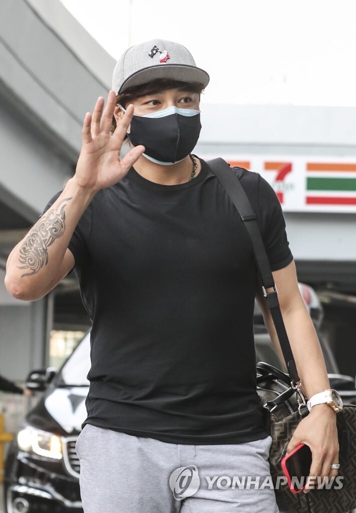 Ex-MLB All-Star Choo Shin-soo reports to new KBO club's camp after ending quarantine