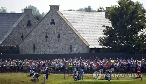 '50번 공짜 골프에 일당까지'…"미국 최고 골프 인턴 일자리"