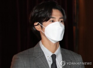 Singer U-know Yunho found drinking until midnight at an unauthorized bar