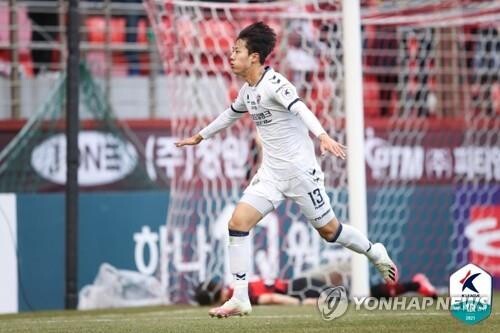 Preseason favorites rise to top early in K League season