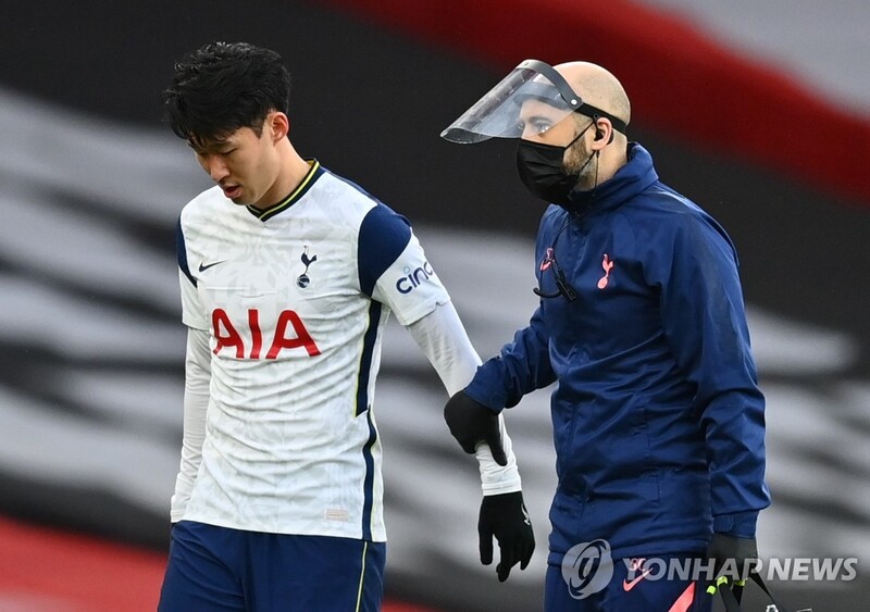 (LEAD) Injured Son Heung-min named to S. Korean roster for friendly vs. Japan