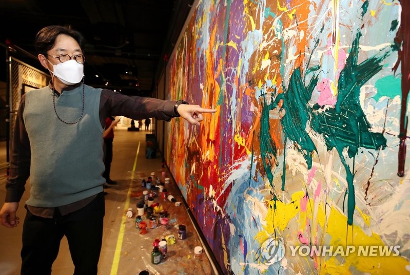 롯데월드몰 예술가 그라피티 훼손…"낙서해도 되는 줄"