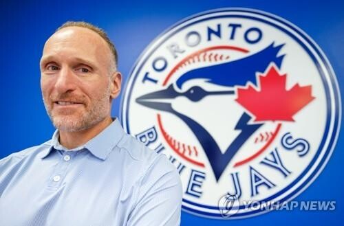 (Yonhap Interview) Blue Jays CEO Mark Shapiro calls Ryu Hyun-jin 'role model, incredible teammate'