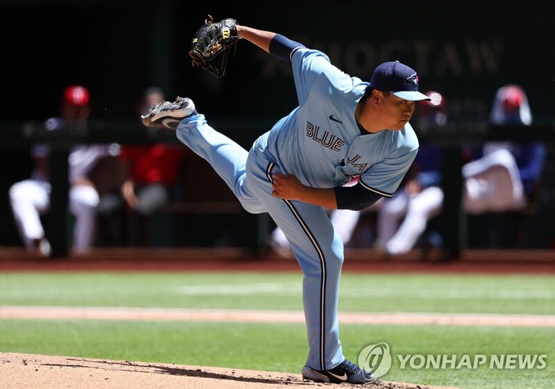 Blue Jays' Ryu Hyun-jin takes hard-luck loss vs. Rangers in 2nd start of season