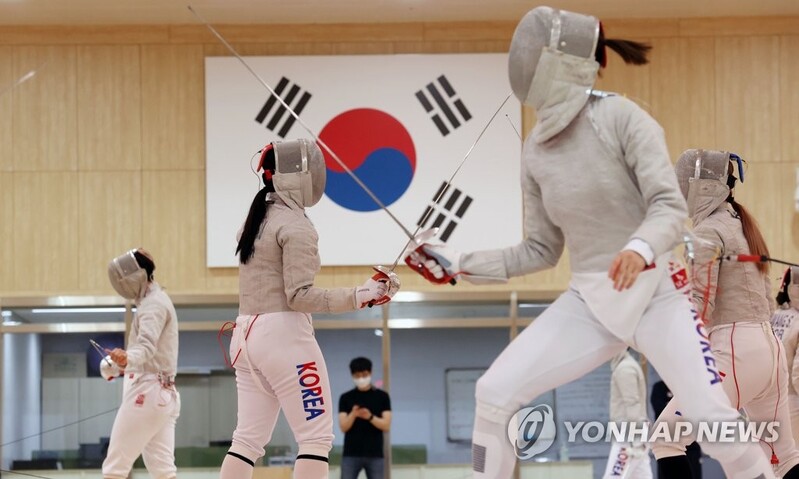 (LEAD) S. Korea projected to win 9 gold medals, rank 10th at Tokyo Olympics