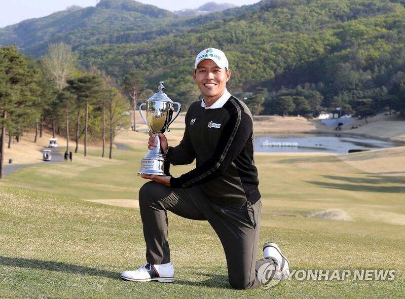 문도엽, 일본투어 포기하고 후원사 대회 우승…PGA 바라본다