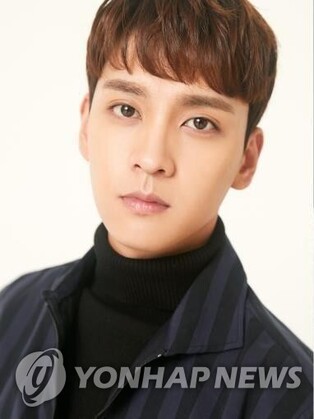 Actor Choi Tae-joon released from public service next month