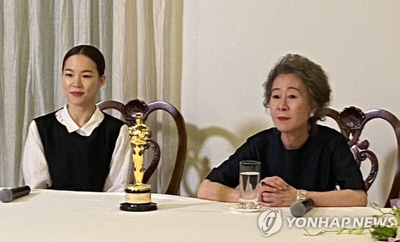 윤여정 "1등보다 다 같이 살고파…국민응원 부담에 실핏줄 터져"(종합)