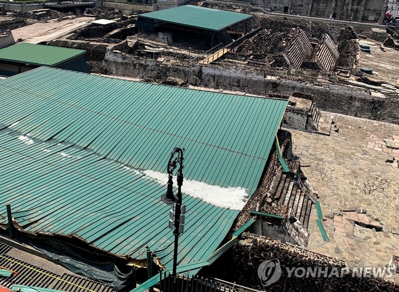 멕시코시티 강한 우박에 아스테카 유적 덮은 지붕 와르르