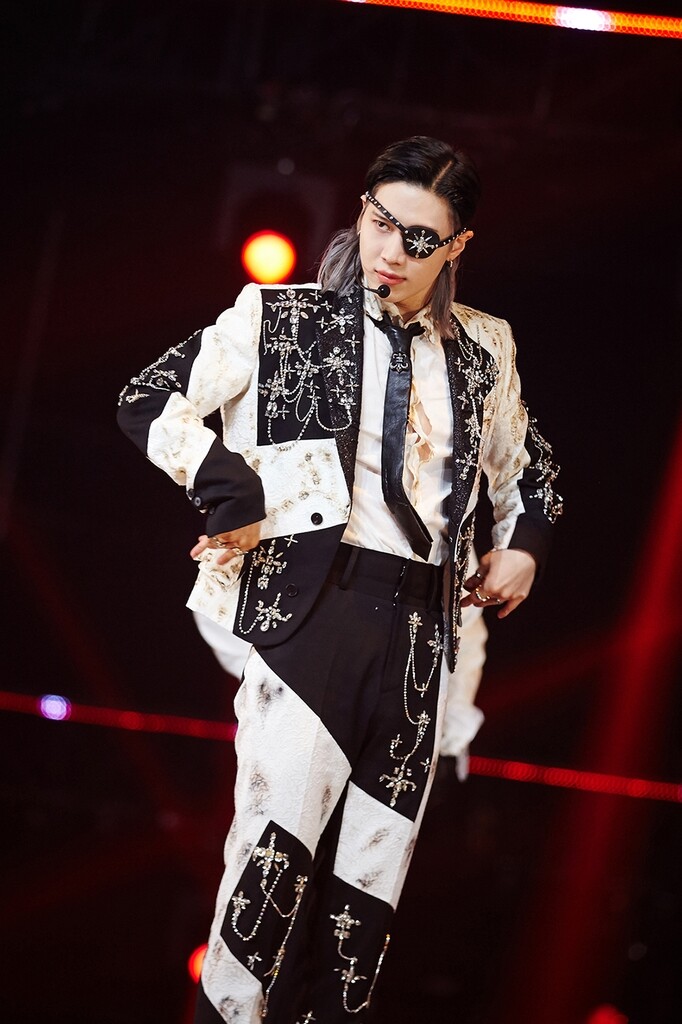 SHINee's Taemin successfully completes his solo online concert with 90,000 viewers