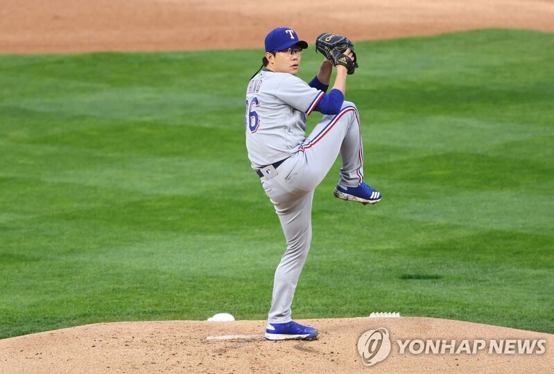 Yang Hyeon-jong tough on himself after solid 1st start for Rangers