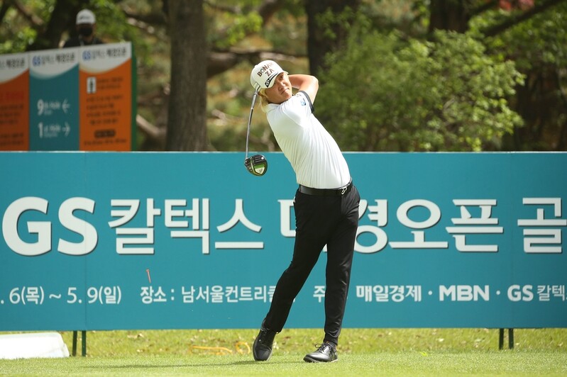 허인회, GS칼텍스 매경오픈 6타차 선두…6년 만에 우승 예약