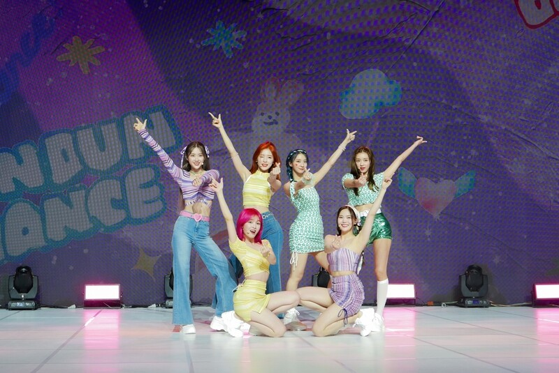 K-pop girl group OH MY GIRL makes a comeback with bright energy