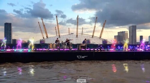 (LEAD) S. Korean dance company teams up with Coldplay for Brit Awards performance