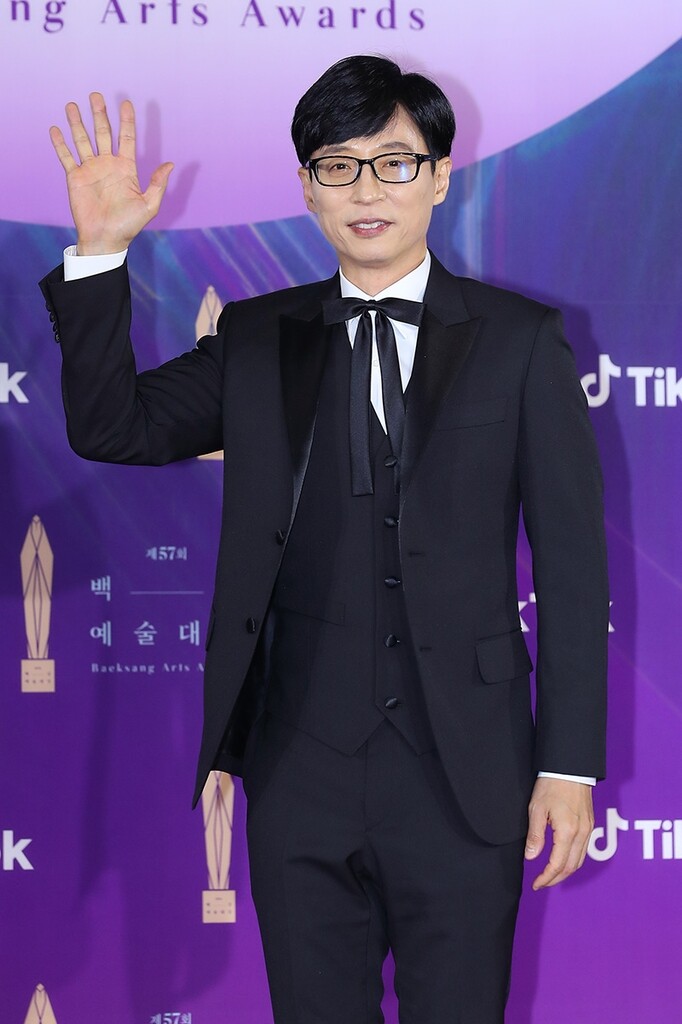 백상예술대상에 유재석·이준익…JTBC '괴물' 3관왕