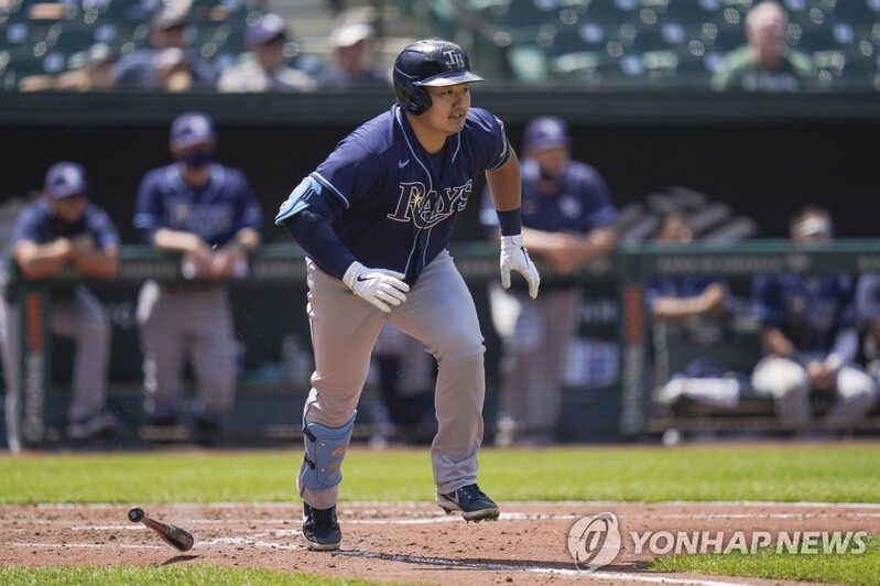 (LEAD) Rays' Choi Ji-man stays hot, reaches base 4 times in rout