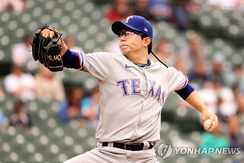 Rangers' Yang Hyeon-jong yanked early in loss to Mariners