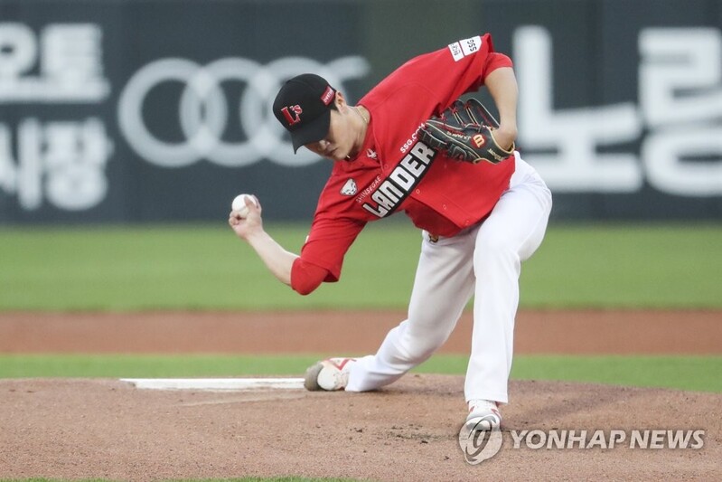 (LEAD) KBO-leading Landers missing 2 starters with injuries