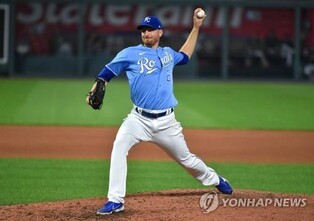 KBO's Lions sign ex-MLB pitcher Mike Montgomery