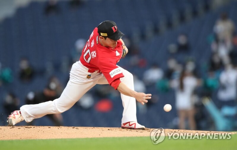 KBO-leading Landers lose ace to elbow injury; another starter sidelined