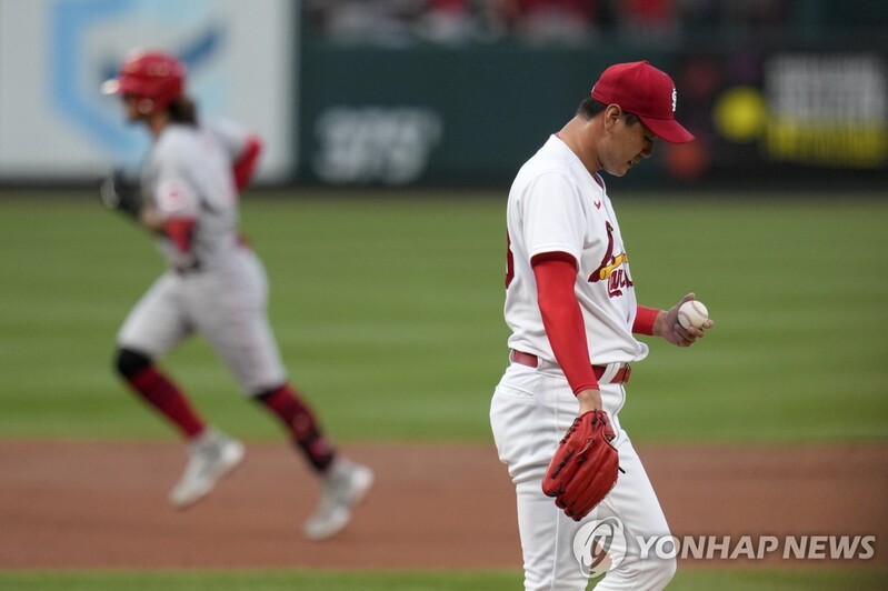김광현, 홈런 2방 맞고 3이닝 3실점…허리 통증으로 강판(종합)
