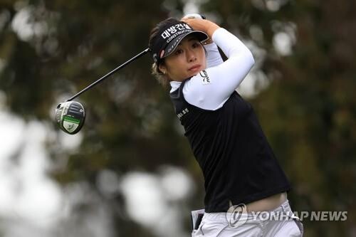 이정은, US여자오픈 골프대회 이틀째 1타 차 2위 도약(종합)