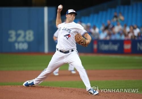 (LEAD) KBO-leading Landers sign ex-MLB pitcher Sam Gaviglio
