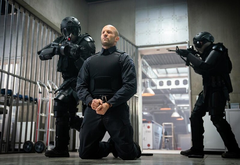 묵직한 액션에 충실한 복수극…영화 '캐시트럭'