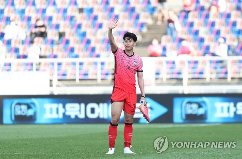 레바논 침대축구 부순 손흥민, 감동의 '에릭센 세리머니'