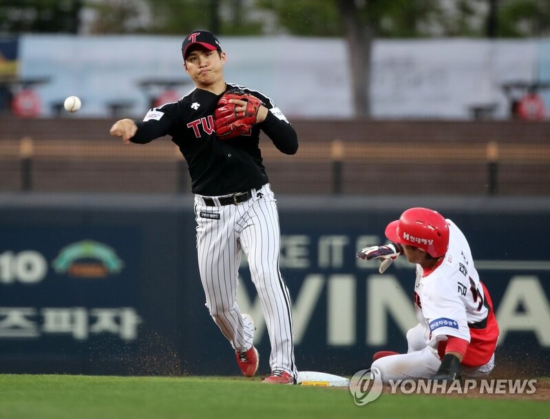Nat'l baseball manager prioritizes defense behind inexperienced pitchers at Olympics
