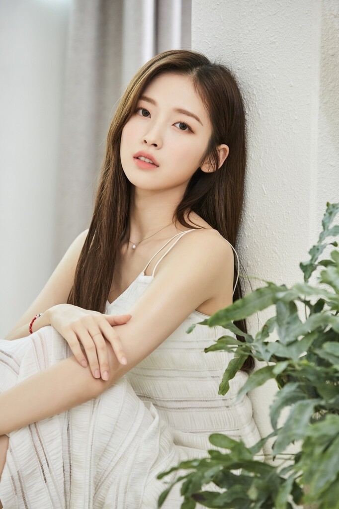 Oh My Girl's Arin donates 30 mln for underprivileged kids on her birthday