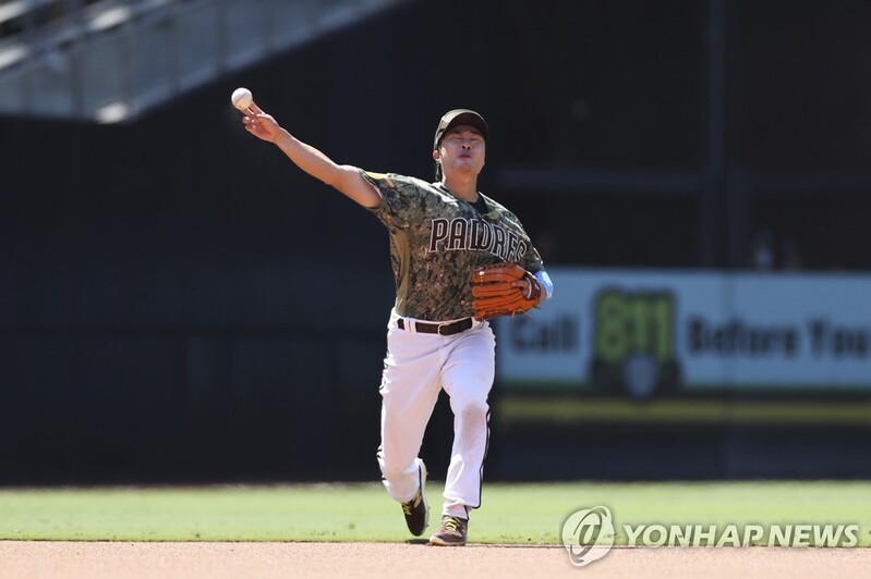김하성, 멀티 출루에 호수비…샌디에이고 4연승