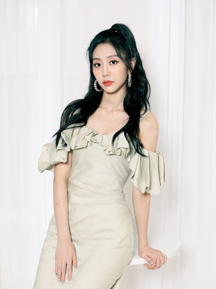 (LEAD) Lovelyz's Seo Ji-soo in self-quarantine after being tested positive for COVID-19