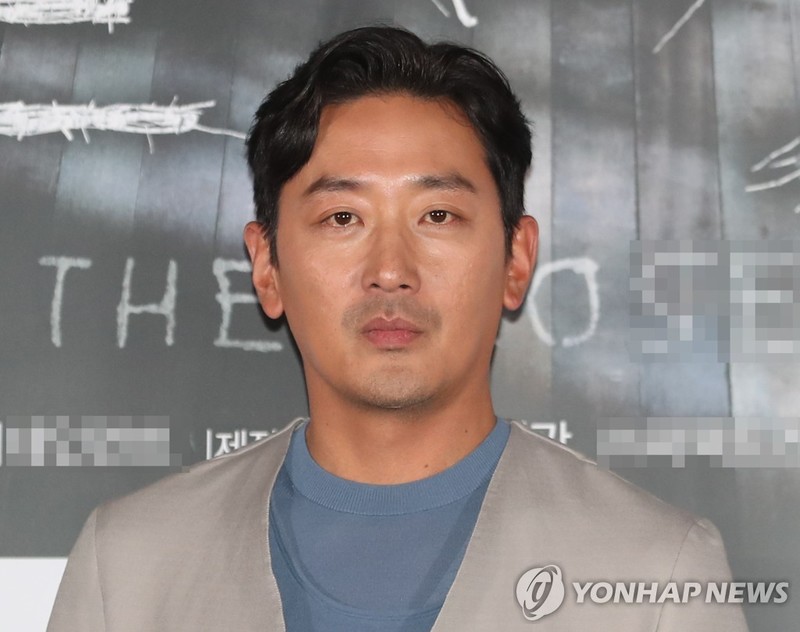 Actor Ha Jung-woo faces a formal trial on charges of illegal use of propofol