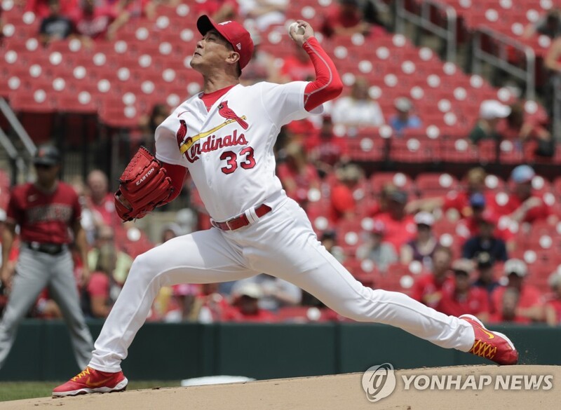 "김광현, 견고한 5이닝+2타점으로 11경기 만에 승리"