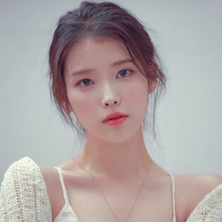 Songstress IU selected as Kakao Webtoon brand model