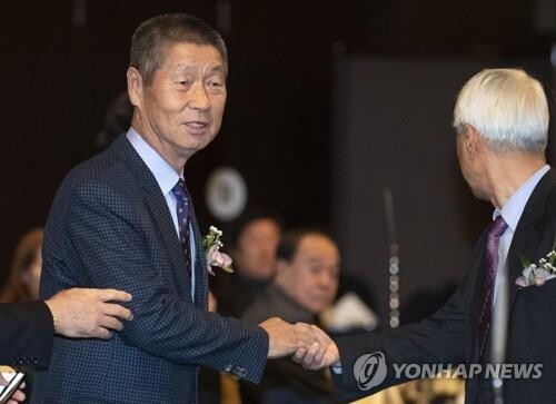 (Olympics) Longtime baseball manager sees breaking balls as key in S. Korea-Japan Olympic duel