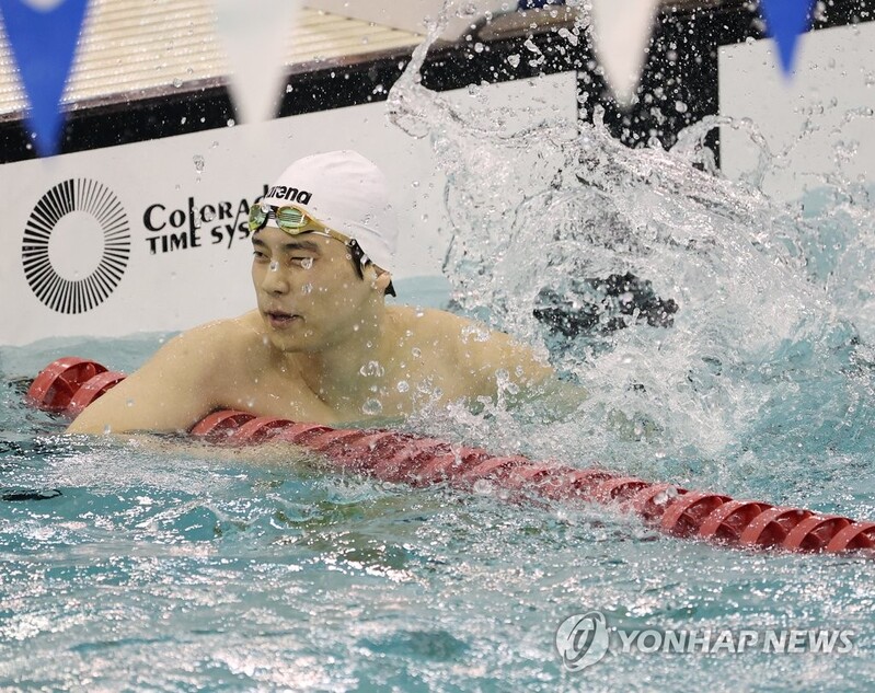 (Olympics) Lee Ju-ho breaks S. Korean record in men's 200m backstroke