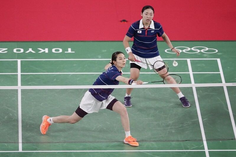 (LEAD) (Olympics) S. Korea puts 2 pairs in badminton women's doubles semis, secures at least bronze