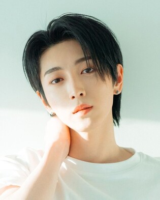 OnlyOneof's main vocal Love leaves group