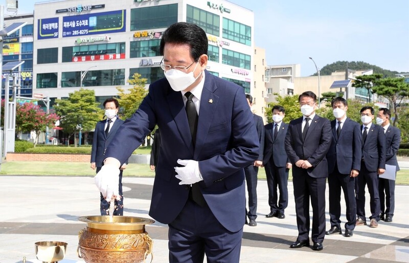 김영록 지사, 김대중 대통령 서거 12주기 추모