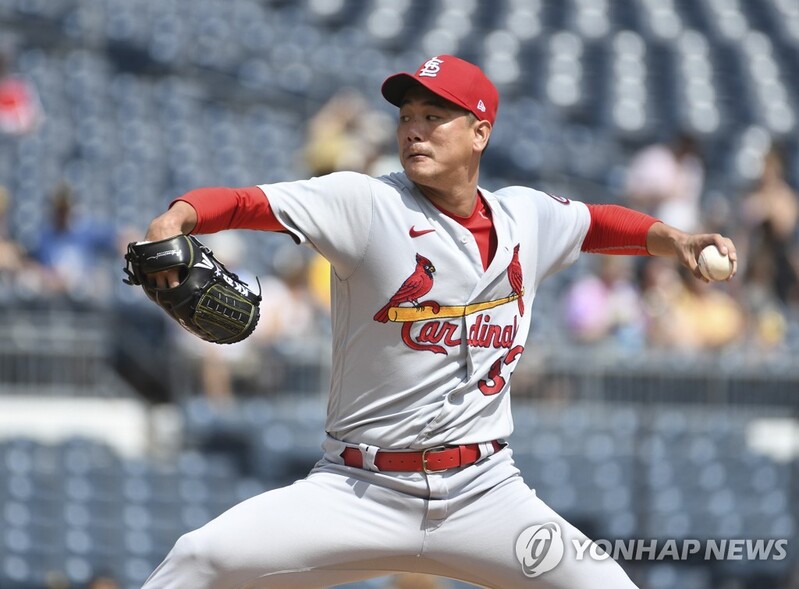 Cardinals' Kim Kwang-hyun settles for no-decision in strong return to rotation