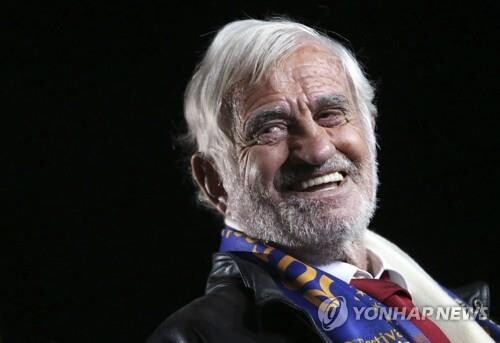 佛 국민배우 벨몽도 별세에 애도 물결…이례적 국가추도식 연다