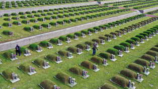 [K-Geography] Tidying up tombs ahead of holiday