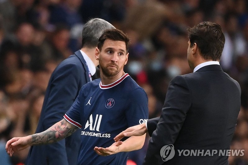 교체에 불만 표출했던 메시, 무릎 부상 있었다