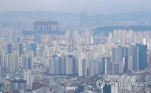 Population mobility down for 8th month in August