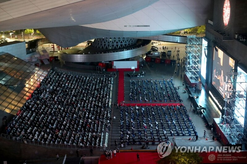 (News Focus) BIFF opens door to TV series, keeping up with changing media trend