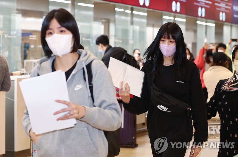 이재영·다영 쌍둥이 자매, 그리스 PAOK 합류 위해 출국