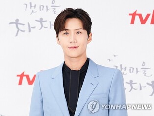 (LEAD) Kim Seon-ho's alleged ex-girlfriend plans to take legal action against malicious comments