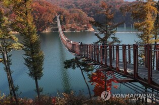 Deepening autumn at Majang Lake